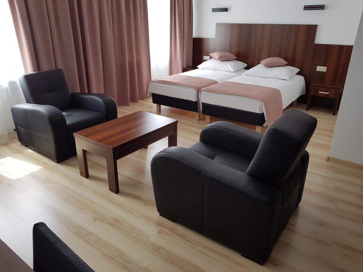 Pod Kominem Pokoje I Apartamenty Brzezie  Buitenkant foto