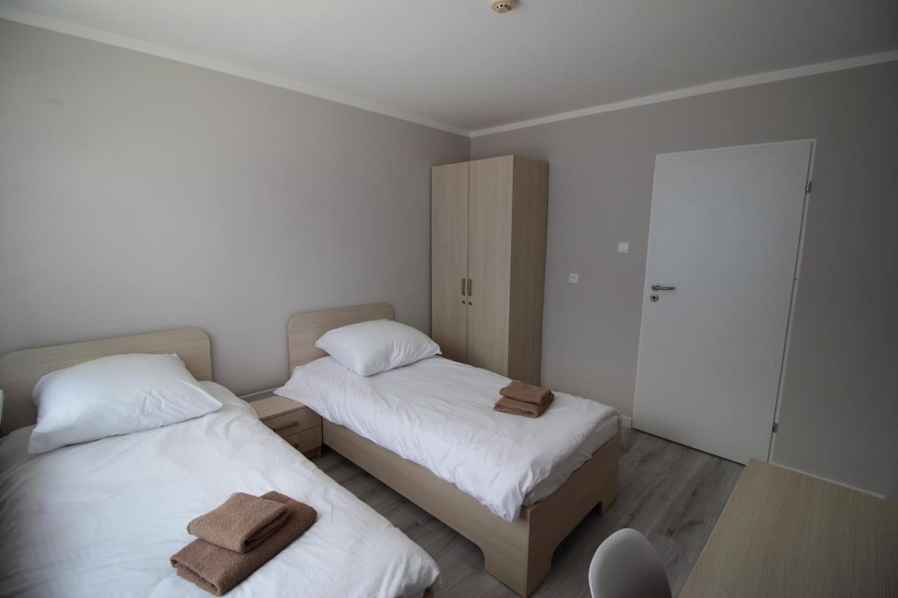 Pod Kominem Pokoje I Apartamenty Brzezie  Buitenkant foto